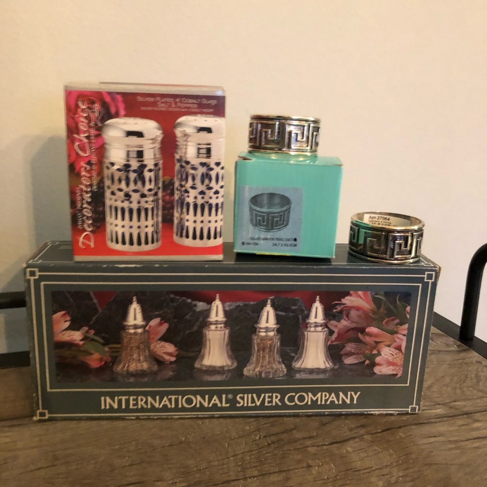 Silver serving bundle